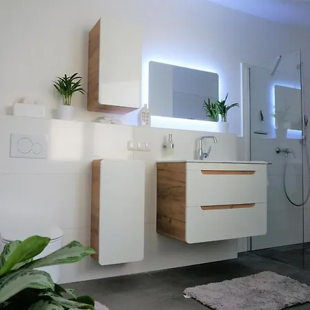 Mein Apartment, Stars Mit Balkon Und Klima Fuer Bis Zu 4 Personen Apartment *