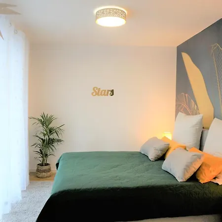 Mein Apartment, Stars Mit Balkon Und Klima Fuer Bis Zu 4 Personen *