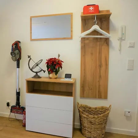 Mein Apartment, Stars Mit Balkon Und Klima Fuer Bis Zu 4 Personen Lägenhet *