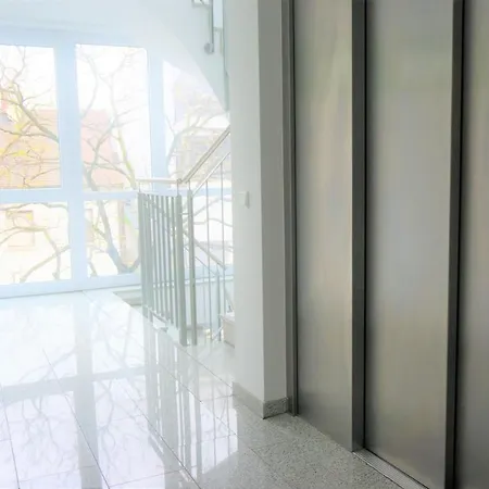 Appartement Mein Apartment, Stars Mit Balkon Und Klima Fuer Bis Zu 4 Personen *