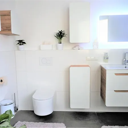 Apartment Mein Apartment, Stars Mit Balkon Und Klima Fuer Bis Zu 4 Personen