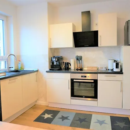 Mein Apartment, Stars Mit Balkon Und Klima Fuer Bis Zu 4 Personen Apartment *