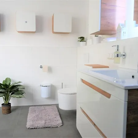 Mein Apartment, Stars Mit Balkon Und Klima Fuer Bis Zu 4 Personen Lägenhet