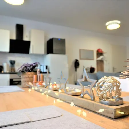 Mein Apartment, Stars Mit Balkon Und Klima Fuer Bis Zu 4 Personen Lägenhet