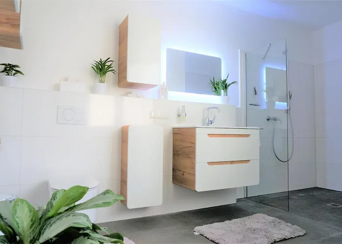 Mein Apartment, Stars Mit Balkon Und Klima Fuer Bis Zu 4 Personen Apartment *